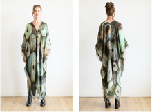 Load image into Gallery viewer, Bolts Silk &amp; Wool Kimono
